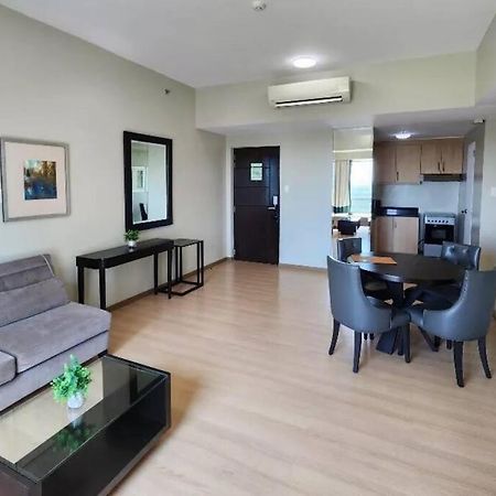 Spacious Bgc 2 Bedroom With A View Manila Luaran gambar